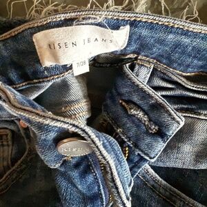 Risen Flare Jeans